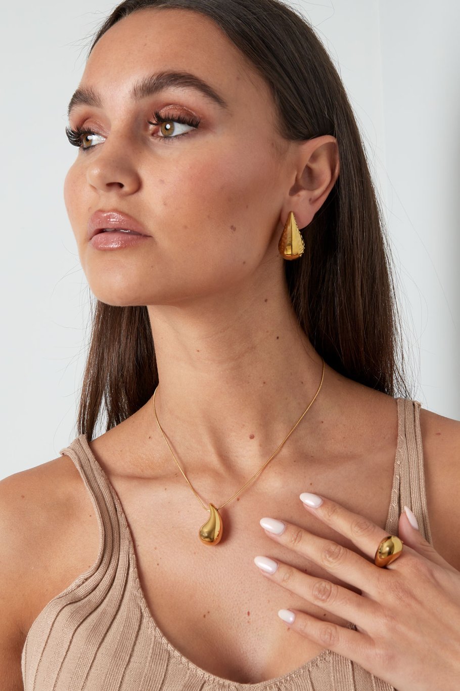 DUNNE KETTING MET DRUPPEL BEDEL- GOUD