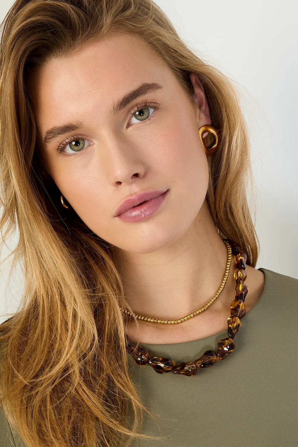 CHUNKY KRALEN KETTING - BROWN