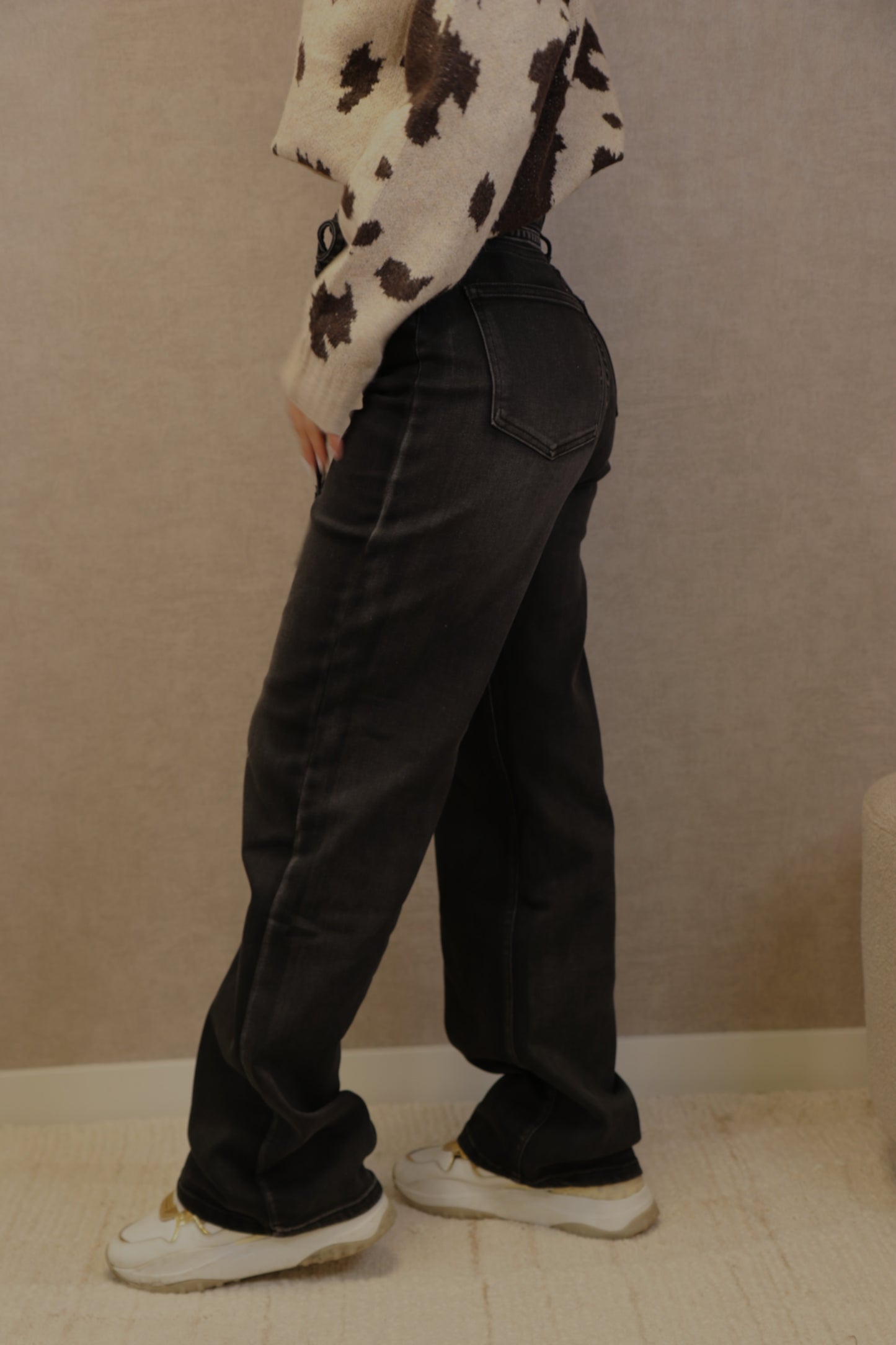 ANNA BELTED JEANS - WASHED BLACK