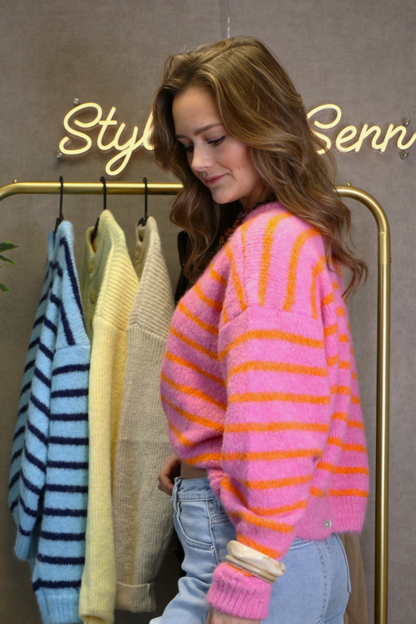 SOOF SWEATER VEST  - PINK/ORANGE