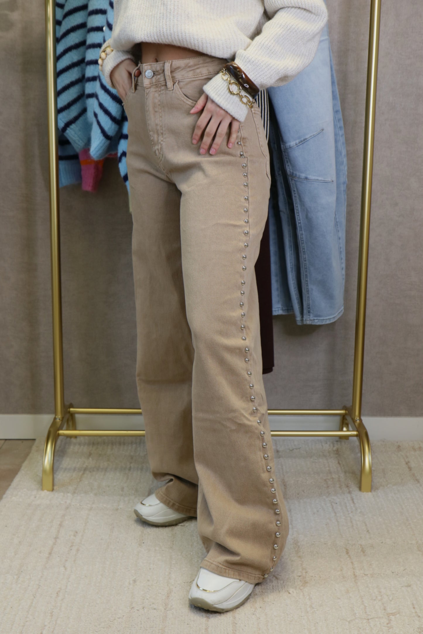 NOA STUD JEANS -BEIGE