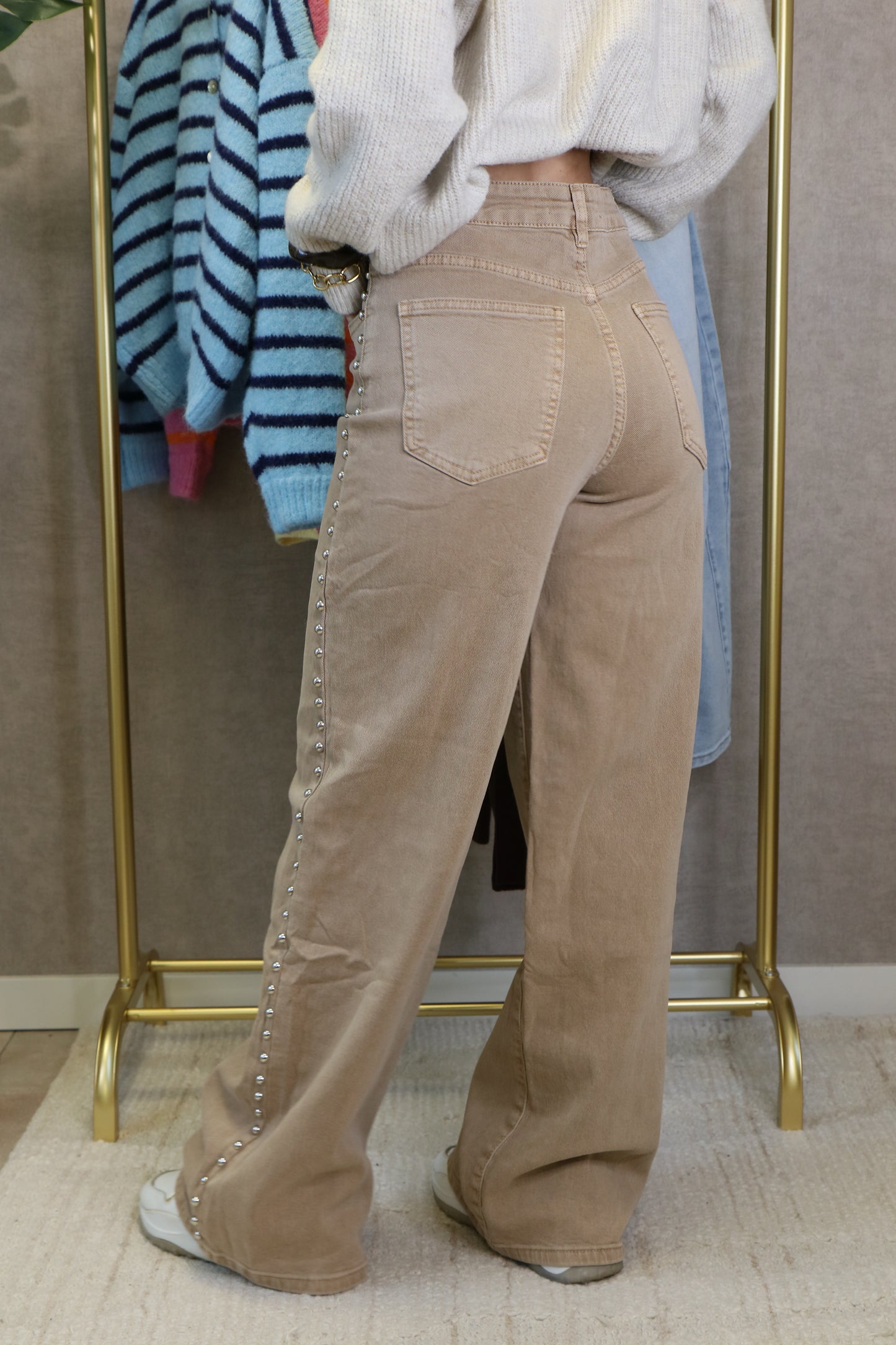 NOA STUD JEANS -BEIGE